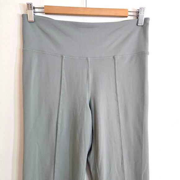 Gap Sage Green Studio Sky High Flare Leggings Pants Size M - Picture 4 of 11